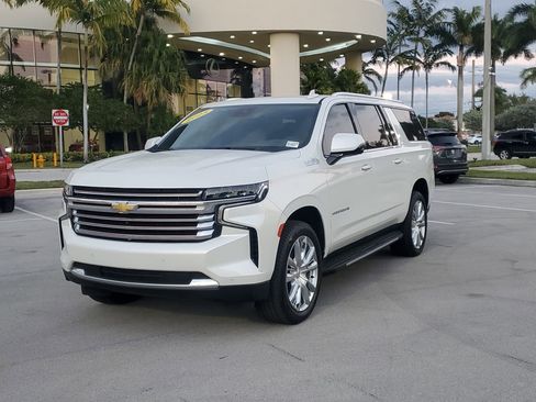Used 2023 Chevrolet Suburban High Country image 7