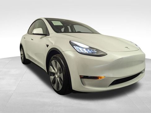 Used 2023 Tesla Model Y Long Range image 49