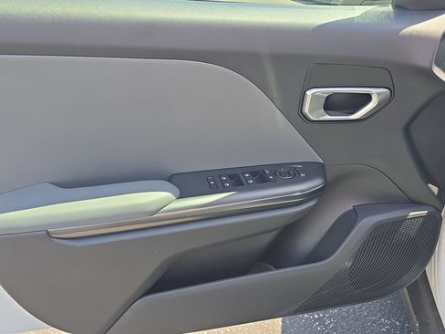 New 2026 Kia K4 FWD image 17