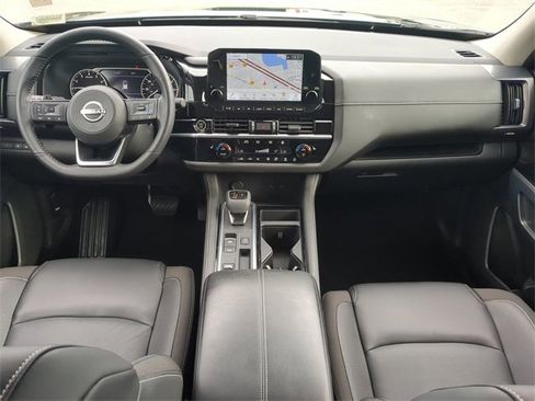 Used 2022 Nissan Pathfinder SL image 15