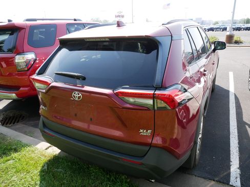 Certified 2020 Toyota RAV4 XLE Premium AWD/4WD image 3