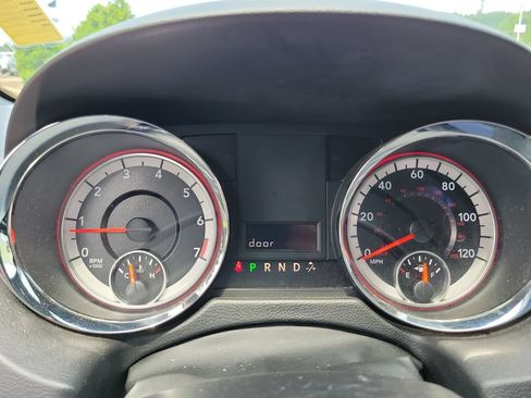 Used 2019 Dodge Grand Caravan SXT FWD image 20