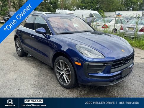 Used 2022 Porsche Macan AWD/4WD image 1
