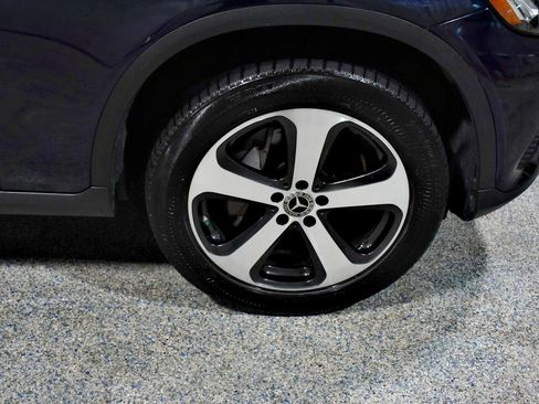 Used 2019 Mercedes-Benz GLC 300 4MATIC image 8