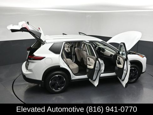 Used 2024 Nissan Rogue SV AWD/4WD image 34
