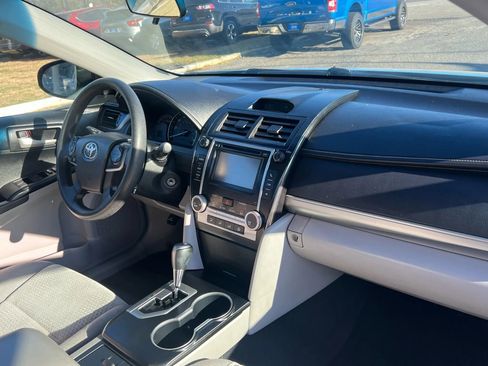 Used 2012 Toyota Camry LE image 19