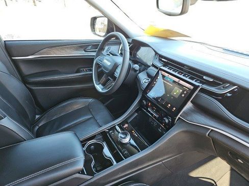 Used 2022 Jeep Grand Cherokee Limited 4xe image 12