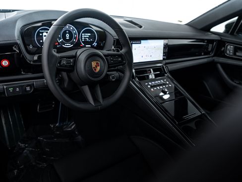 Certified 2026 Porsche Panamera 4 AWD/4WD image 4