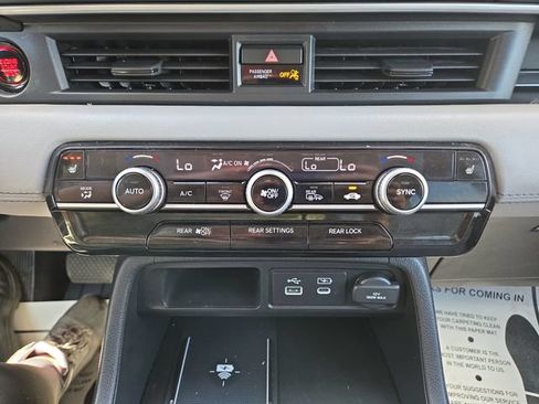 Used 2025 Honda Pilot EX-L image 27