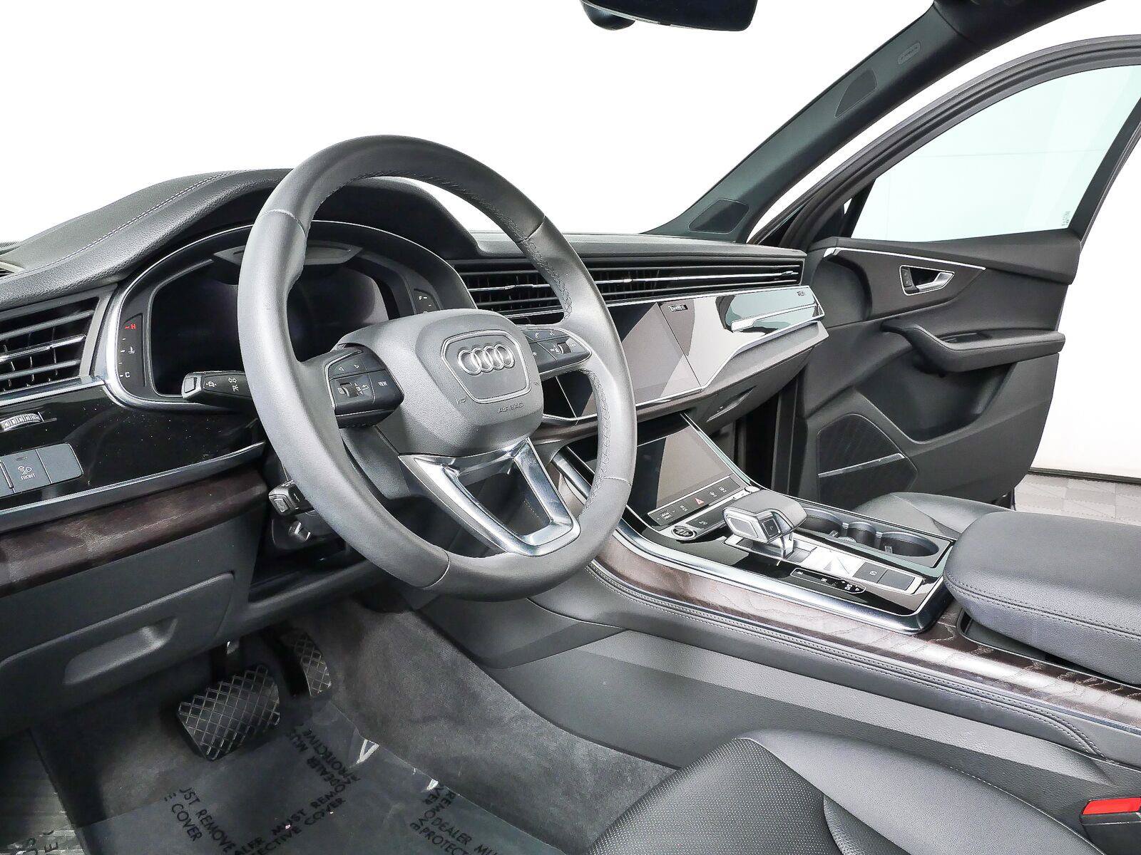 Used 2023 Audi Q7 2.0T Premium Plus w/ Premium Plus Package AWD/4WD image 5