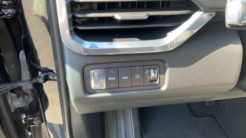Certified 2026 GMC Acadia Elevation w/ Elevation Premium Package AWD/4WD image 35