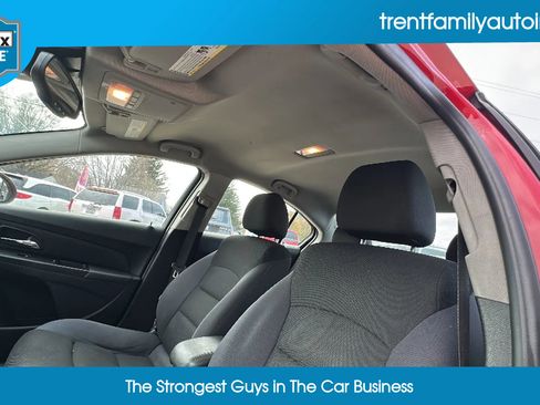 Used 2016 Chevrolet Cruze LT image 31