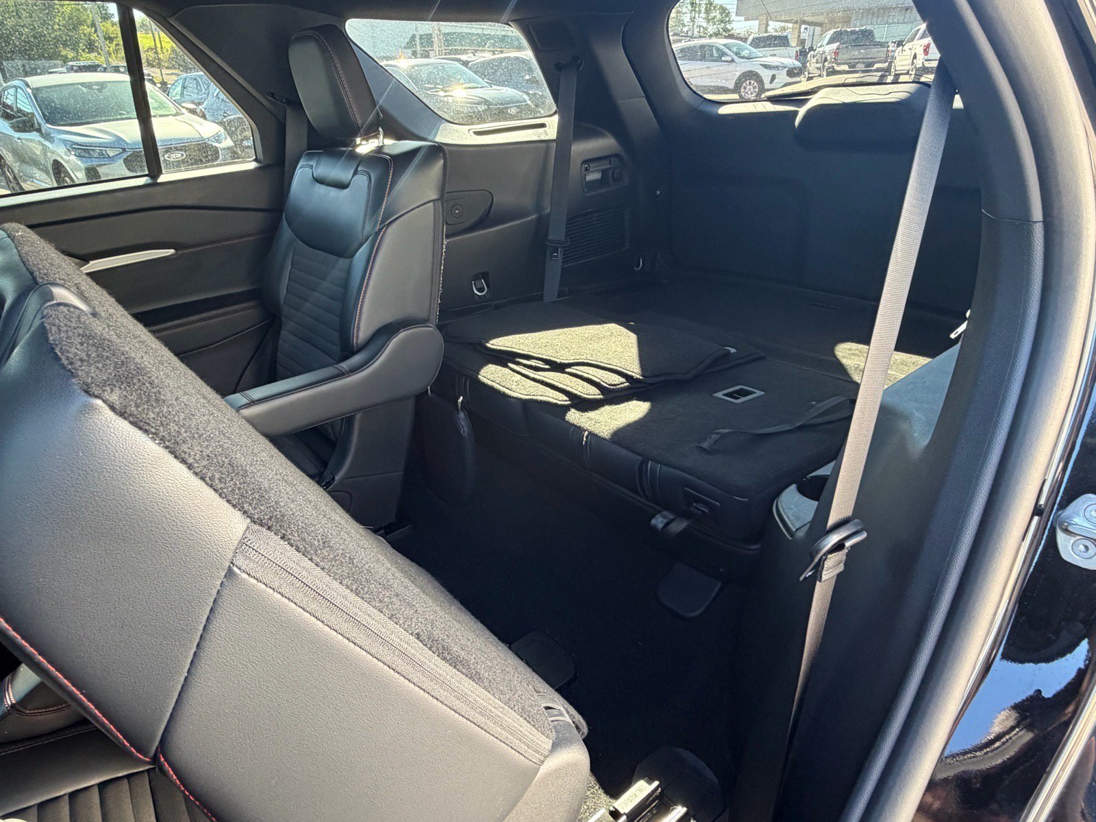 Used 2025 Ford Explorer ST-Line AWD/4WD image 46