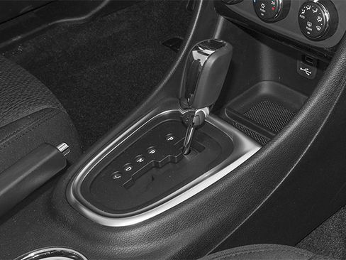 Used 2013 Chrysler 200 Limited FWD image 13