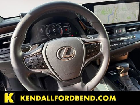 Used 2023 Lexus ES 250 w/ Accessory Package (Z2) AWD/4WD image 12