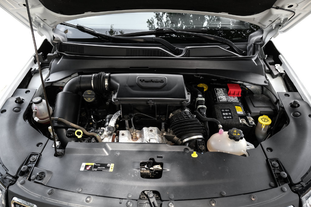 Used 2023 Jeep Compass Latitude AWD/4WD image 7