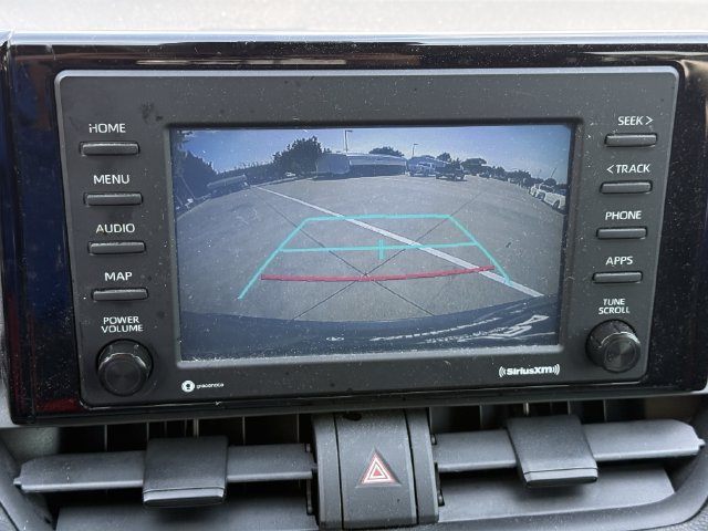 Used 2020 Toyota RAV4 LE FWD image 17