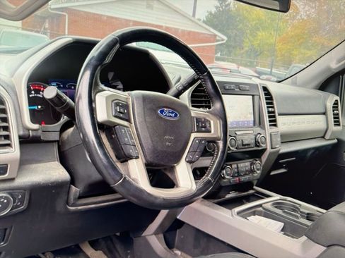 Used 2021 Ford F350 Lariat image 8