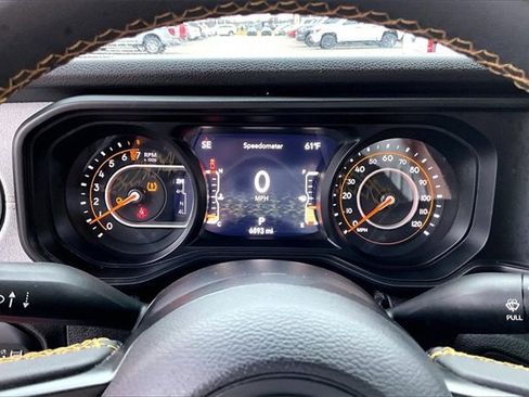 Used 2024 Jeep Gladiator Sport image 12