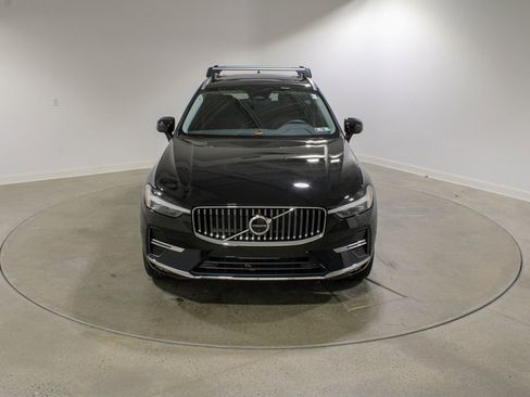 Used 2023 Volvo XC60 B5 Plus w/ Climate Package image 2