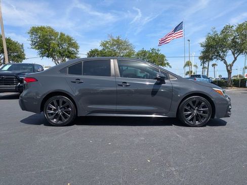 Used 2023 Toyota Corolla SE image 3