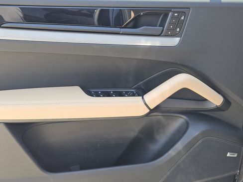 Certified 2026 Porsche Cayenne Coupe AWD/4WD image 22
