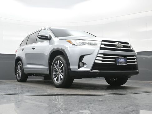 Used 2017 Toyota Highlander SE image 31