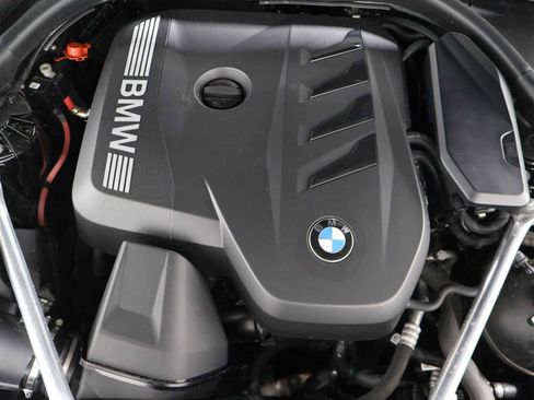 Used 2024 BMW 530i xDrive w/ Premium Package AWD/4WD image 39
