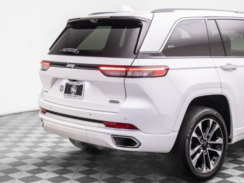 Used 2022 Jeep Grand Cherokee Overland w/ Adv Protech Group III image 40