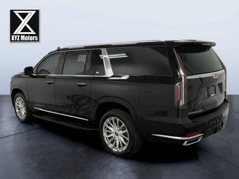 Used 2023 Cadillac Escalade ESV Premium Luxury AWD/4WD image 4