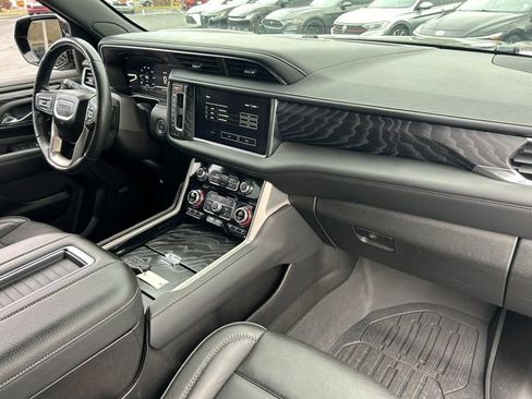 Used 2024 GMC Yukon Denali w/ Denali Reserve Package AWD/4WD image 38