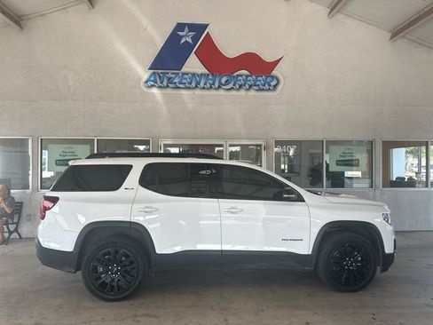 Used 2023 GMC Acadia SLT w/ Elevation Edition FWD image 2