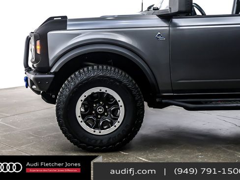 Used 2023 Ford Bronco Black Diamond w/ Sasquatch Package image 11