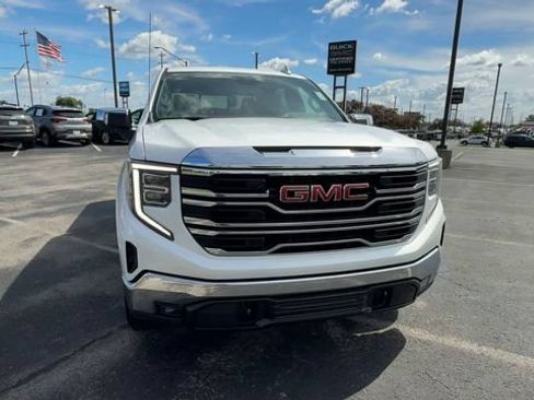 Used 2023 GMC Sierra 1500 SLT w/ SLT Convenience Package AWD/4WD image 3
