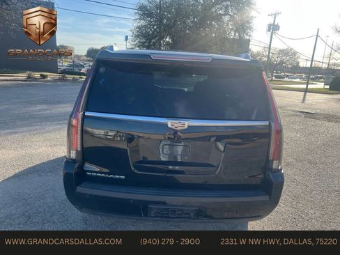 Used 2017 Cadillac Escalade Luxury image 4