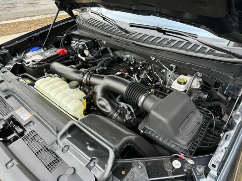 Used 2025 Ford Expedition Platinum w/ Stealth Appearance Package image 17