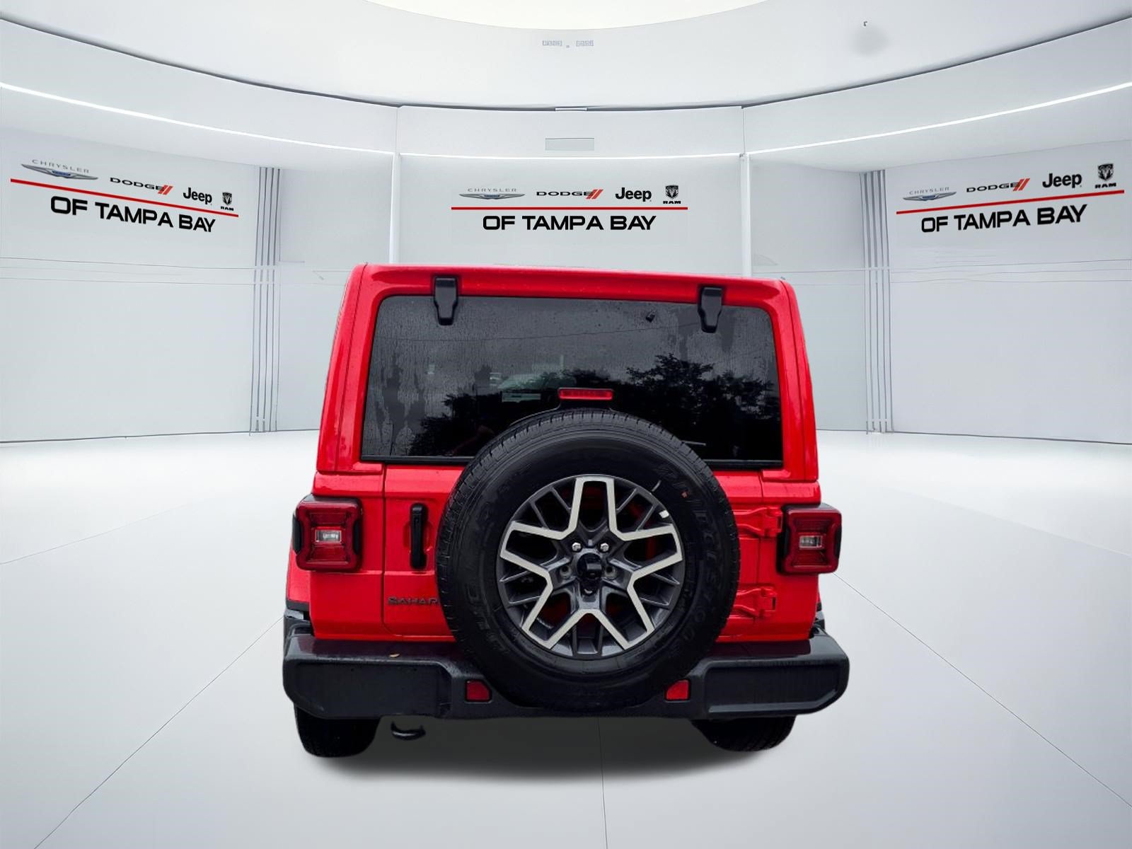 Used 2026 Jeep Wrangler Unlimited Sahara AWD/4WD image 5