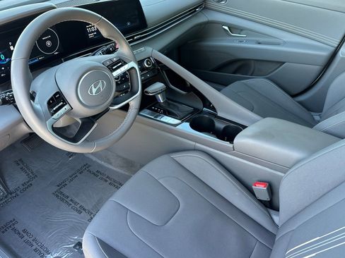 Certified 2025 Hyundai Elantra SEL image 13