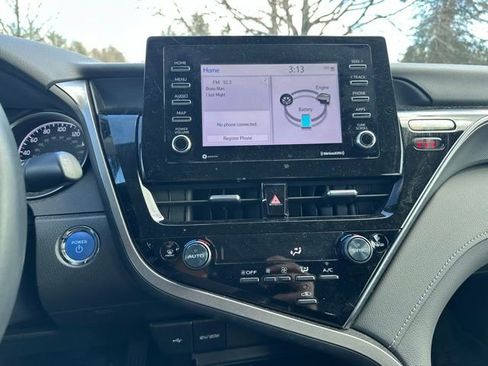 Used 2024 Toyota Camry SE image 14