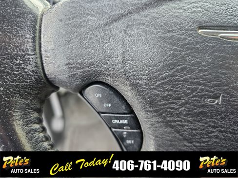Used 2007 Chrysler Town & Country Touring image 24