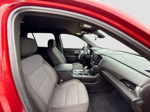 Used 2022 Chevrolet Traverse LT image 19