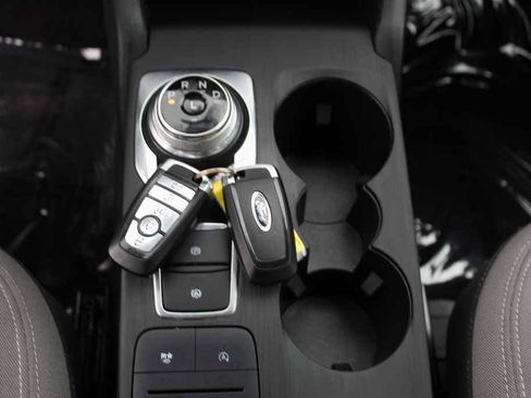 Used 2021 Ford Escape SE w/ SE Sport Appearance Package AWD/4WD image 23
