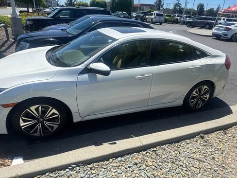 Used 2018 Honda Civic EX-L image 1