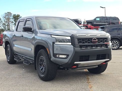 Used 2025 Nissan Frontier PRO-4X w/ Pro Premium Package image 7