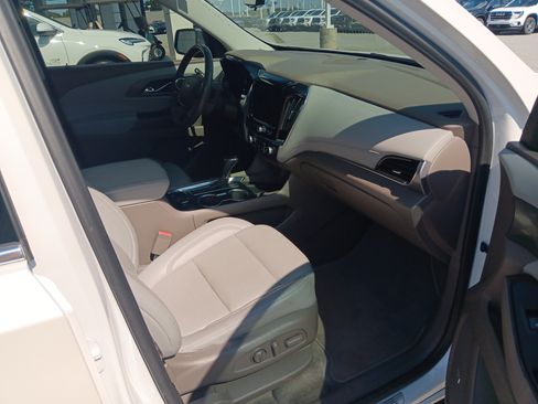 Used 2020 Chevrolet Traverse Premier AWD/4WD image 21