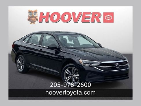 Used 2024 Volkswagen Jetta SE image 1