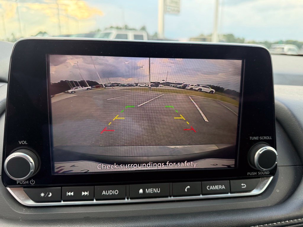 Used 2025 Nissan Rogue SV AWD/4WD image 11