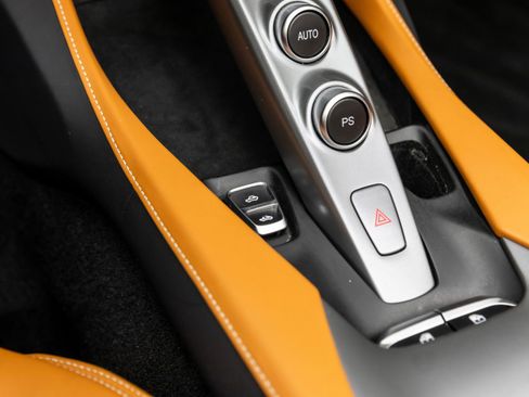 Certified 2022 Ferrari Portofino M image 32