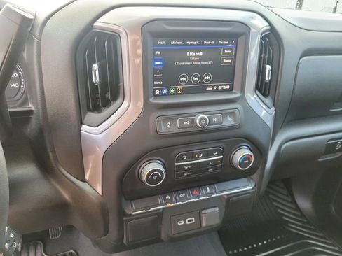 Used 2022 Chevrolet Silverado 1500 Custom AWD/4WD image 22