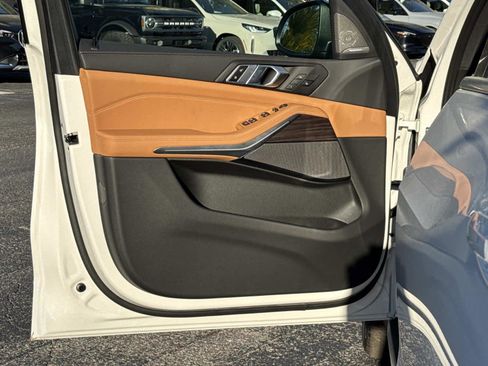 New 2026 BMW X5 xDrive40i w/ Climate Comfort Package image 19
